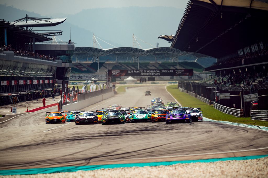 Bastian Buus udfordret i GTWC Asia-åbner
(Foto: Phantom Global Racing)